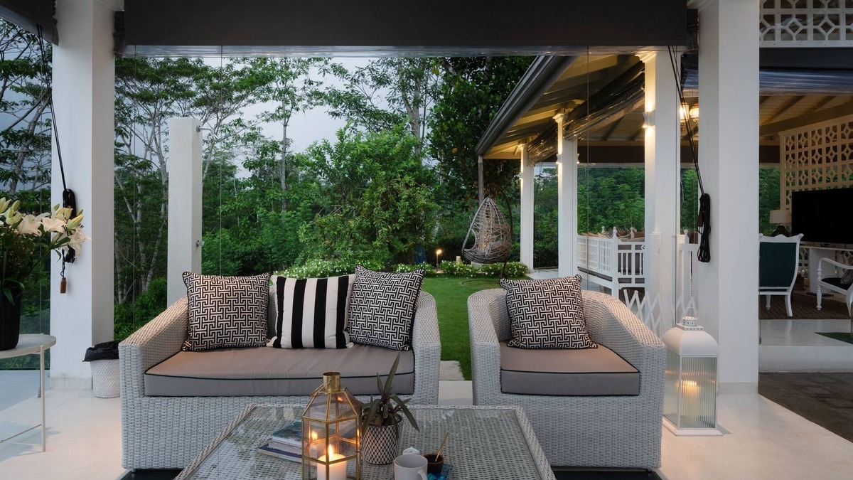 Baddegama Villa | Honeymoon Destination with Private Pool and Spa in a Tea Estate - Luxury Villa