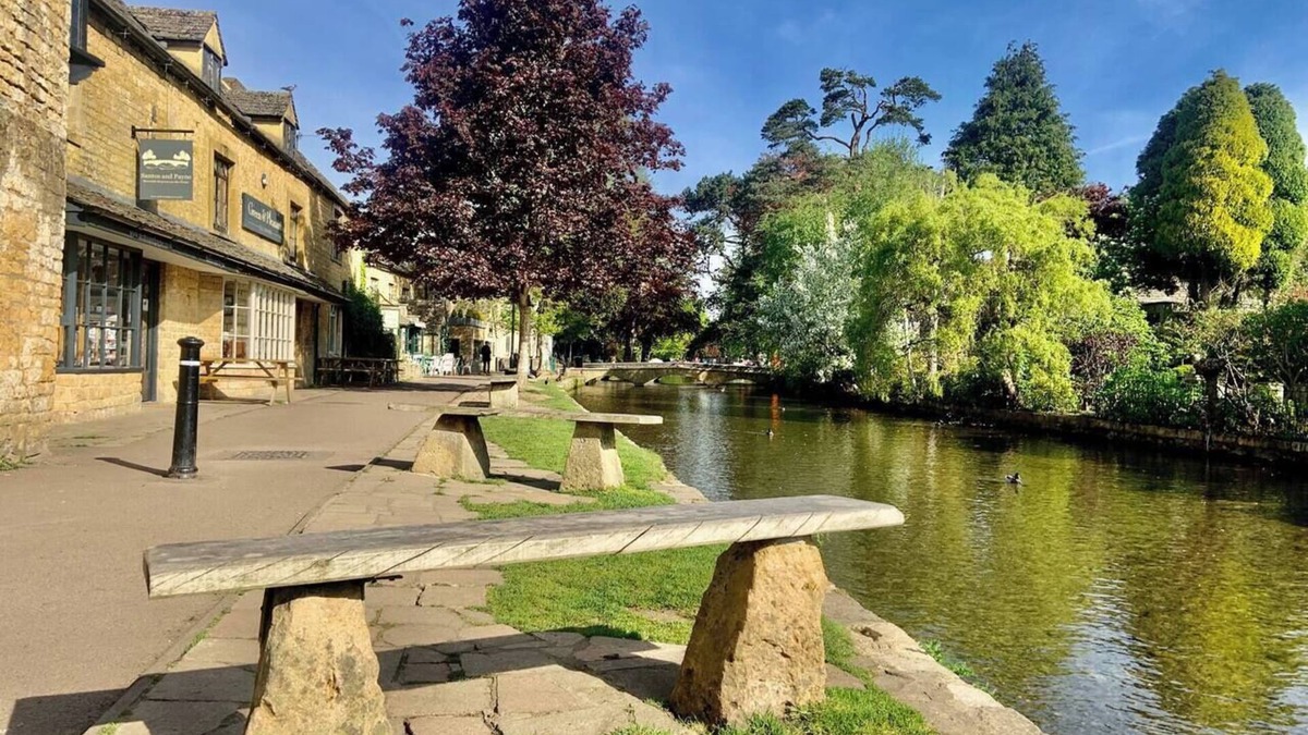 Bourton House | Honeystone Cottage sleeps 8 - Bourton on the Water