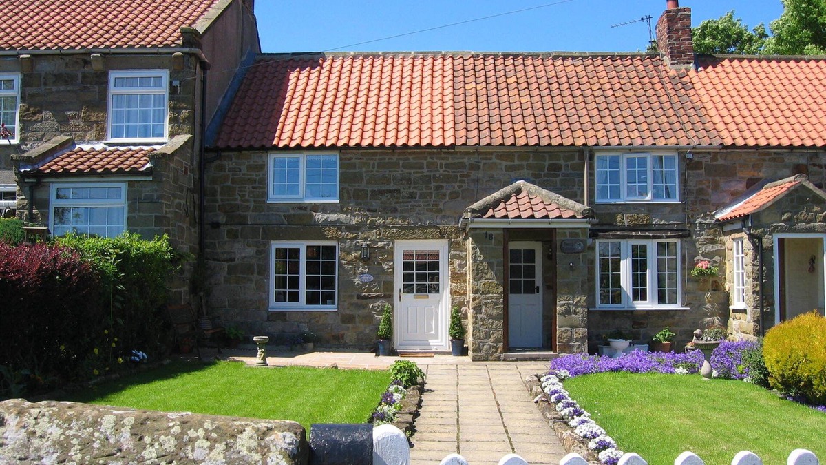 Saltburn-by-the-Sea Cottage | Honeysuckle Cottage - An idyllic spot to discover the North York Moors and Coast