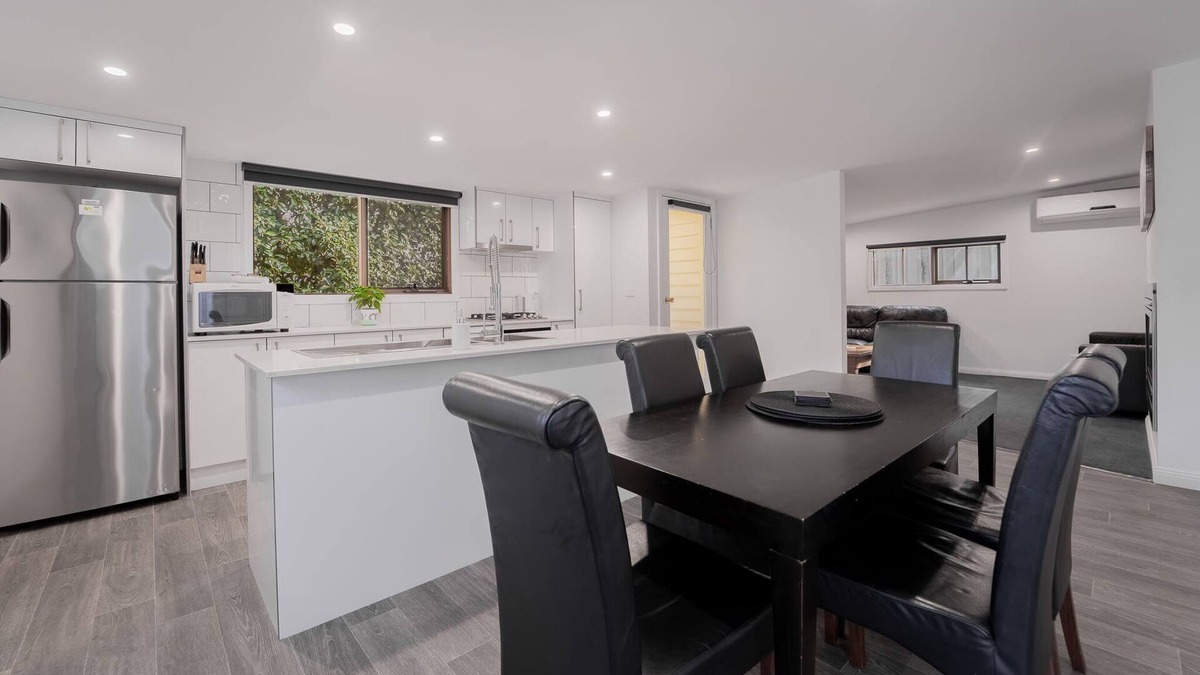 Ironbark House | Honeysuckle Domain Modern Family Home