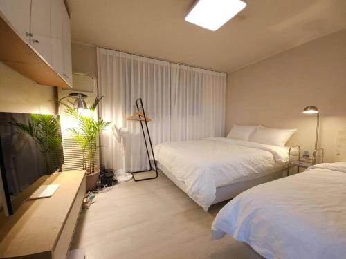Mapo Villa | Hongdae, 10mins to Hapjeong Station, Mangwon station, 2 rooms 3 beds, max 5pax