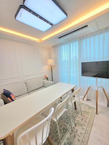 Yeonnam-dong Apartment | #Hongdae EXIT2#DELUXE APT#New Building#Luggage storage#Parking
