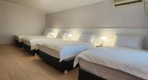 Sinchon-dong Apartment | Hongdae Yeondral Park, Z3, 7 minutes from Hongik Univ Station Exit 5, elevator ok