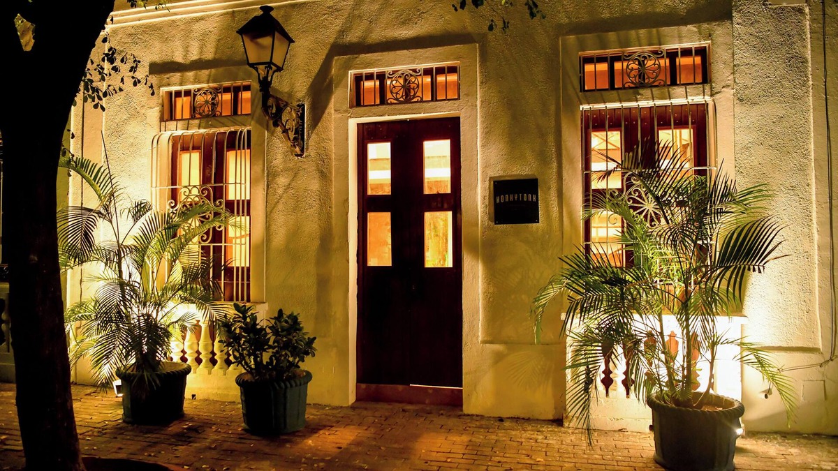 Zona Colonial Hotel | Honky Tonk Colonial