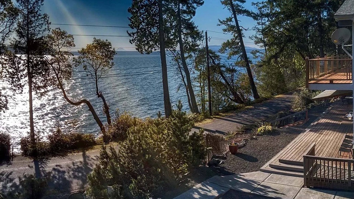 Brinnon House | Hood Canal Waterfront Home Fantastic Views Crab, Boat, Kayak, Fire Pit, Hot Tub