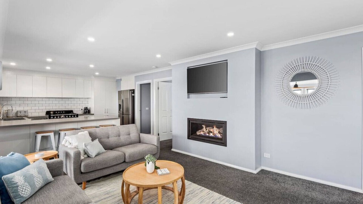 Indented Head House | Hood Road Beach House- Hamptons inspired sleeps 9
