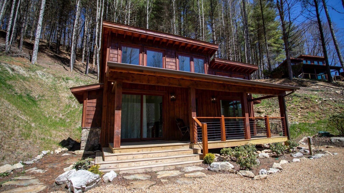 Banner Elk Cabin | Hook, Wine, and Sinker - pet friendly Fish Camp home with Eagles Nest amenities