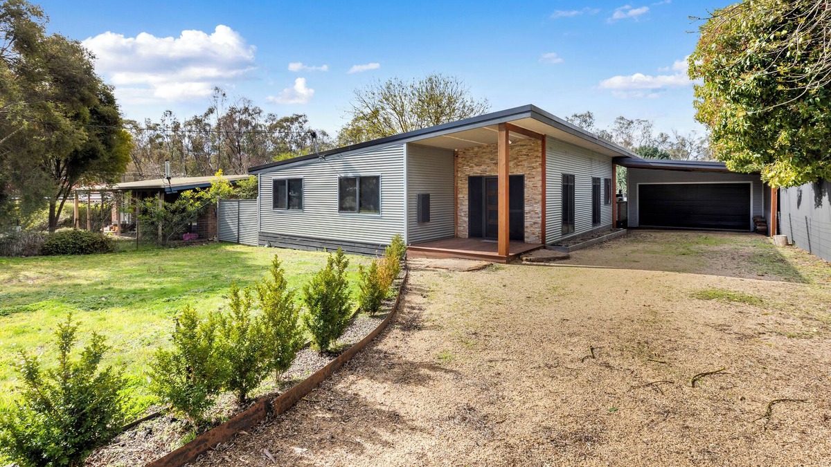 Bonnie Doon House | Hooked on Doon: 3 BR, 1.5 BA House in Bonnie Doon, Sleeps 9