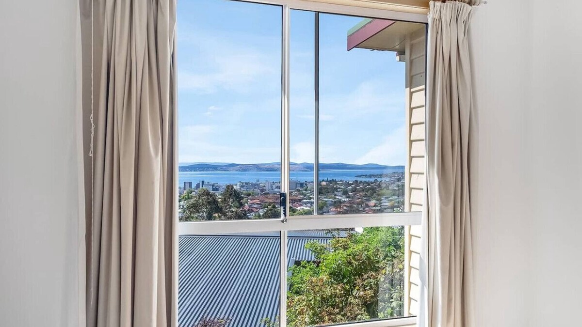 Mount Stuart House | Hooper House - Stylish Character Home