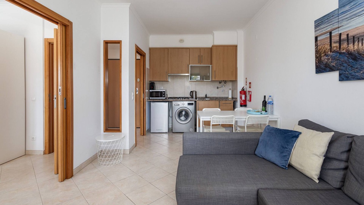 Monte Raposo Apartment | Hopstays - Alcantarilha Ria Flat
