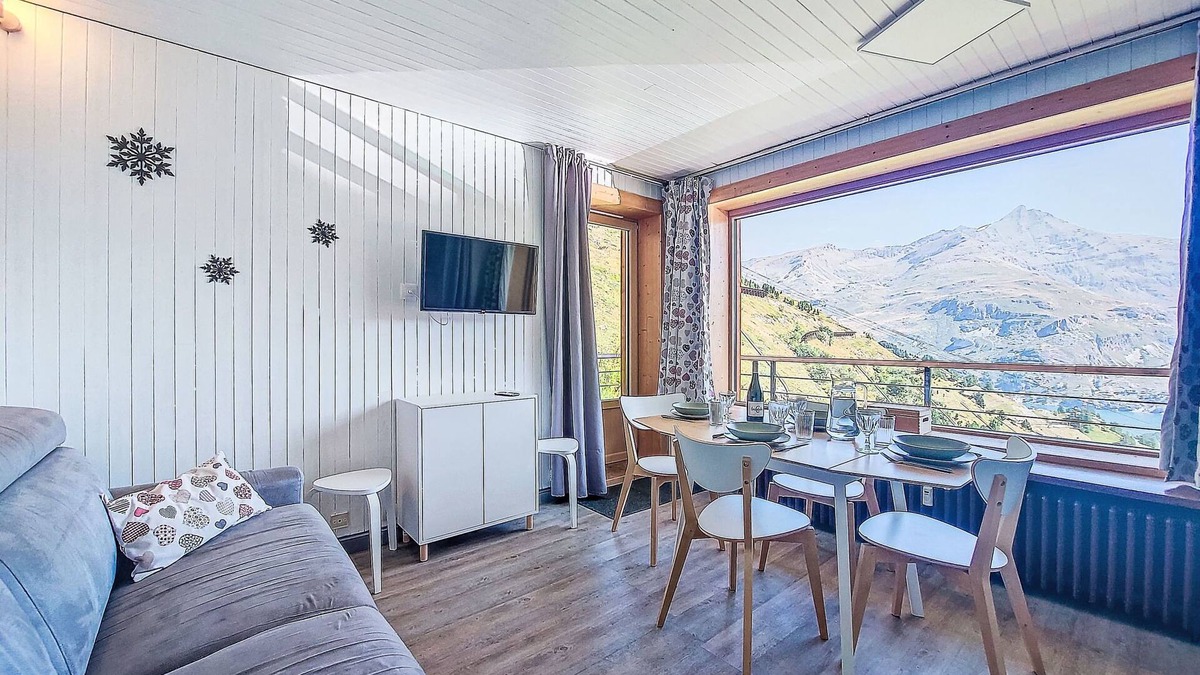 Les Almes Apartment | Horizon 2000 (Le Lac) by Interhome