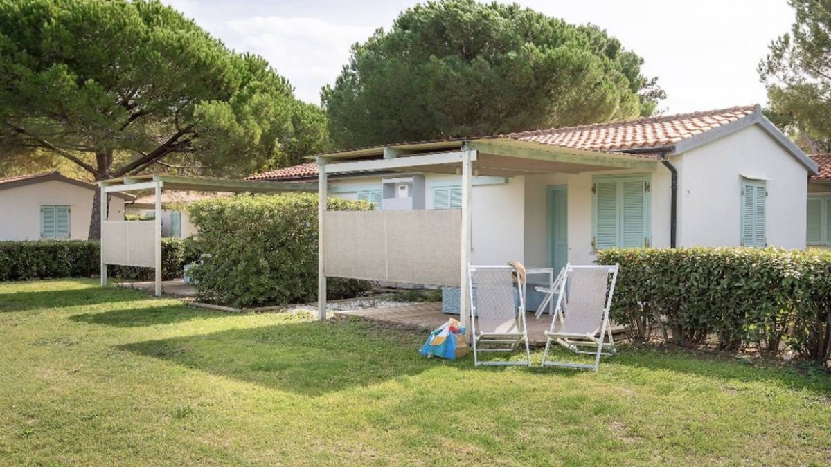 Piombino Apartment | Horizon Charming two-room apartment, WIFI, A.C, in village with 6 pools