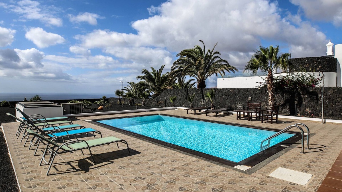 Macher Ski Chalet | Horizon Luxury -A peaceful oasis with private pool