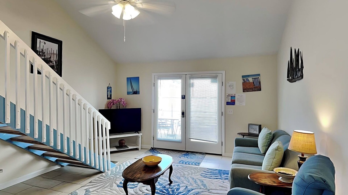 Summer Breeze Condo | Horizon South #34B | Access to Pools + Hot Tub & Fitness Center