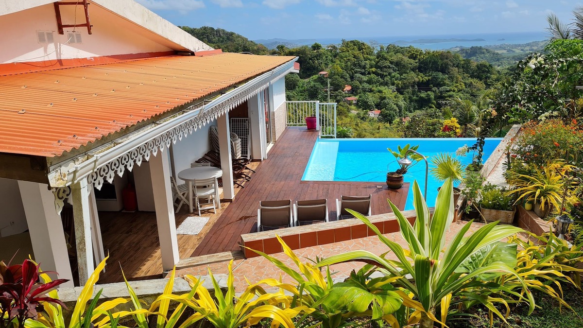 Le Francois House | HORIZON VILLA/POOL/JACUZZI/CAR