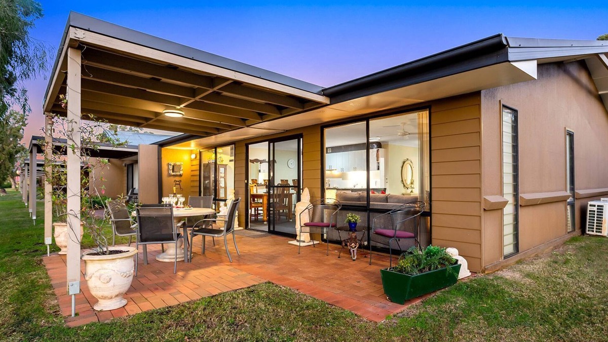 Salamander Bay Villa | Horizons Escape, Villa 136 - relax amongst the trees on Horizons golf course