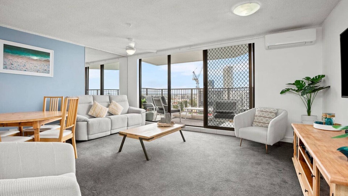 Burleigh Heads Apartment | Horizons in Burleigh - Views, Central & Car Park