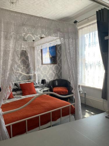 Blackpool Town Center House | Hornby Villa- 4Star B&B-Couples & Families Only