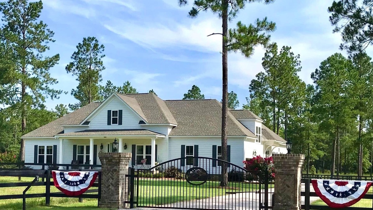 Aiken House | Horse Country Retreat Perfect for STEEPLECHASE or MASTERS or WINTER