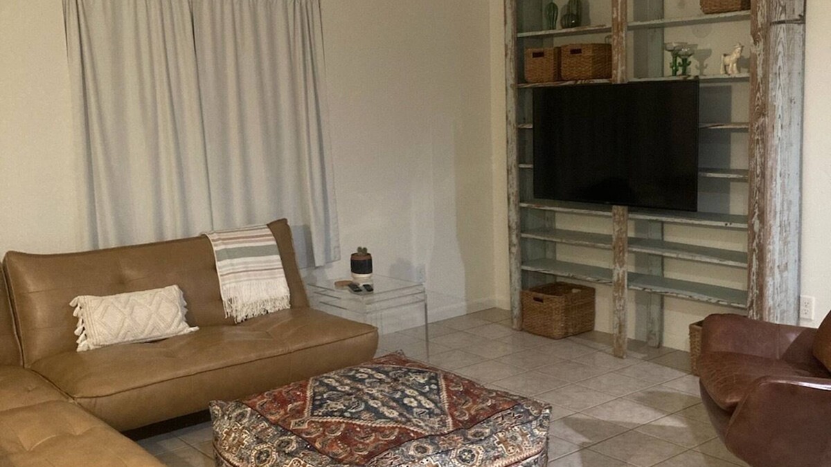 South Mountain Cottage | Horse Ranch-Large Private 2-bedroom Casita in Phoenix