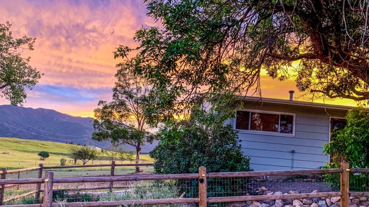 Rye House | Horsefeathers Tiny Ranch Guesthouse