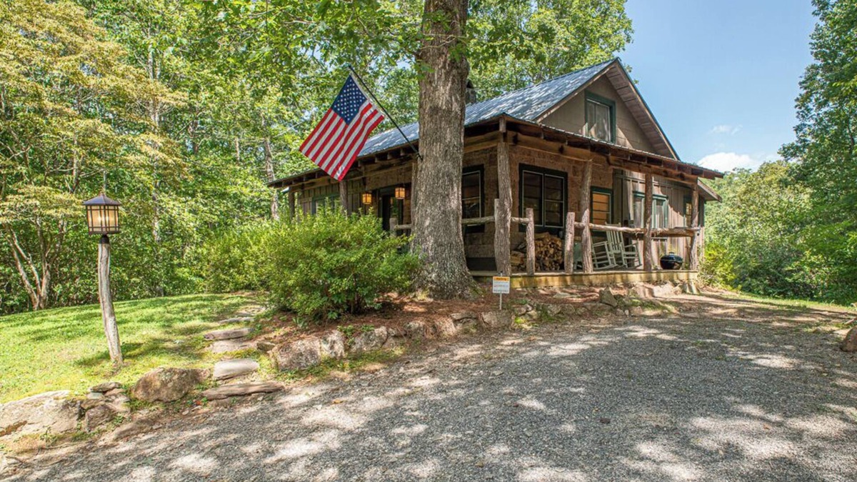 Asheville House | Horseshoe Hollow | 3 Bed, 1.5 Bath