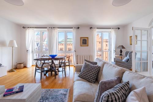 West Pomeranian Voivodeship Apartment | Horyzont Apartamenty- Apartament Ratuszowy- stylowy apartament w samym sercu starówki