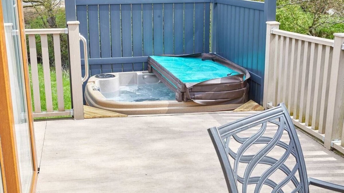 Morpeth Cabin | Host & Stay | Butterfly Lodge
