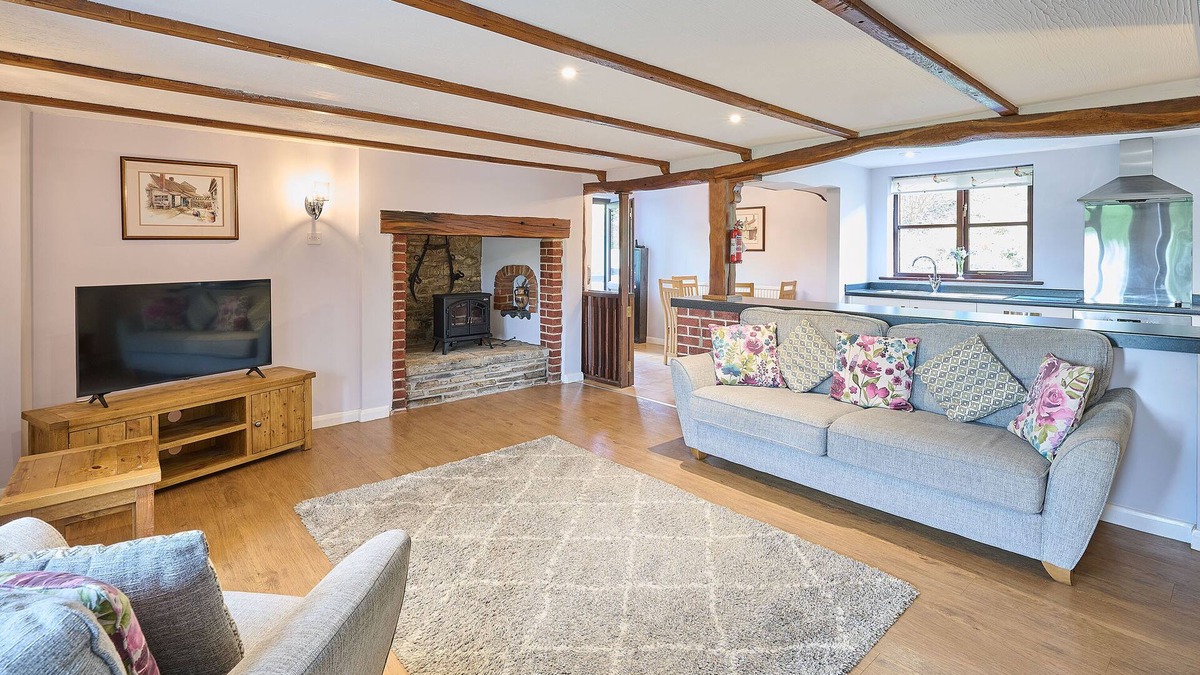 Knowstone House | Host & Stay | Coombe Cottage