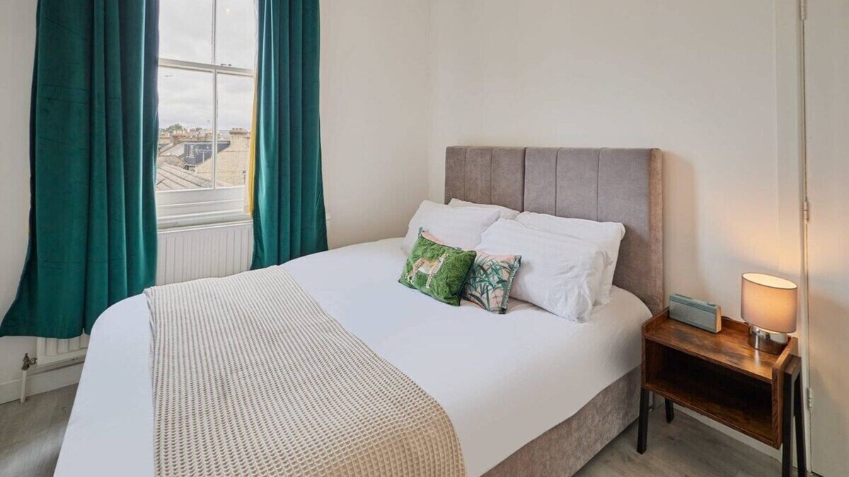 Twickenham Riverside Apartment | Host & Stay | Cosy Twickenham Rugby Gem
