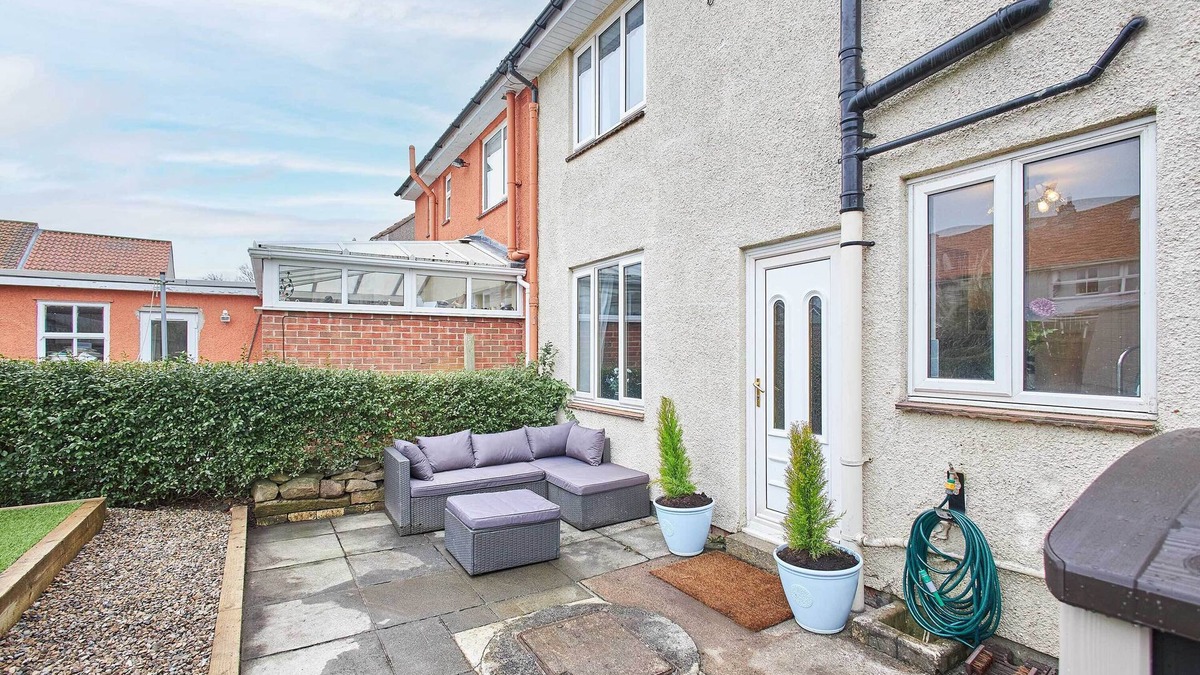 Longhoughton House | Host & Stay | Crab Cottage
