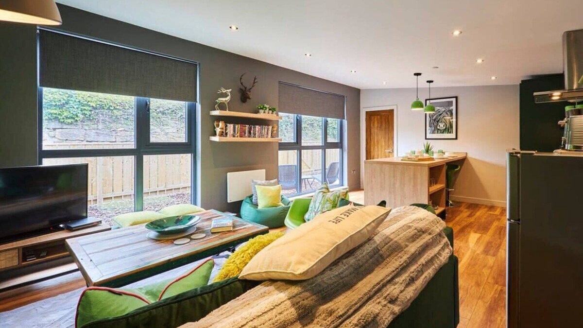 South Charlton Cabin | Host & Stay | Forest Green Lodge