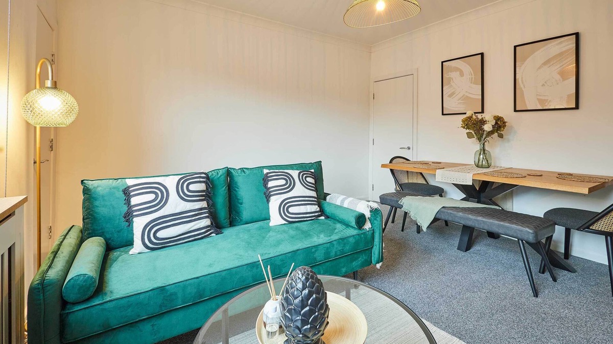 Castleford House | Host & Stay | Joffre Avenue