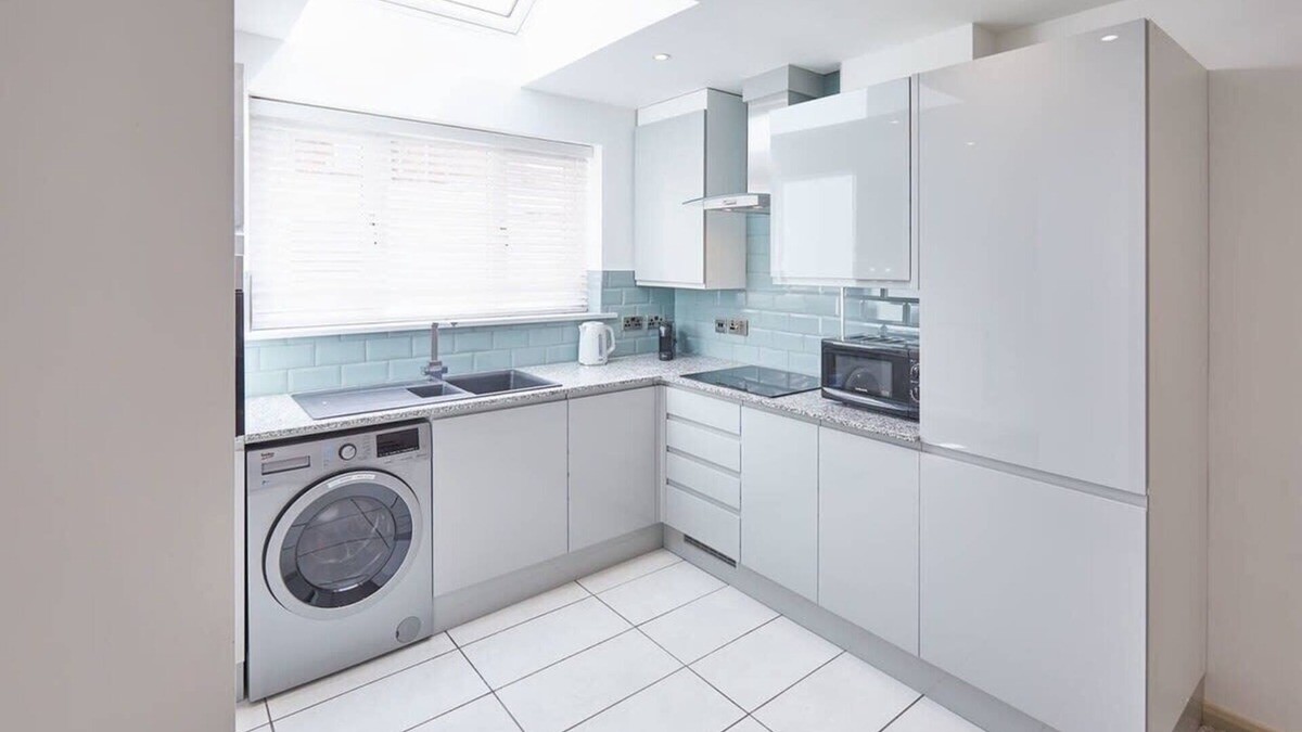 Skinningrove House | Host & Stay | Painter's Rest