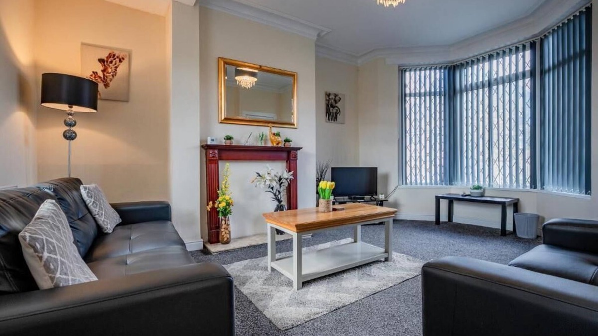 Bradford House | Host & Stay | Park Cliffe House