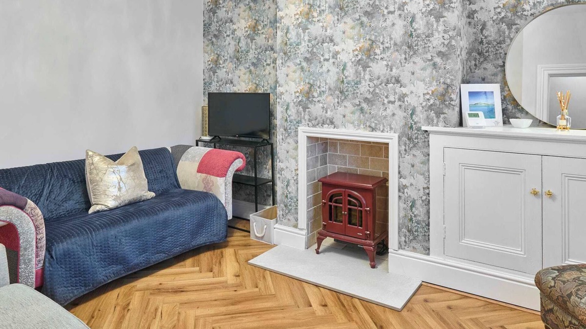 Liverpool House | Host & Stay | Railway Cottages