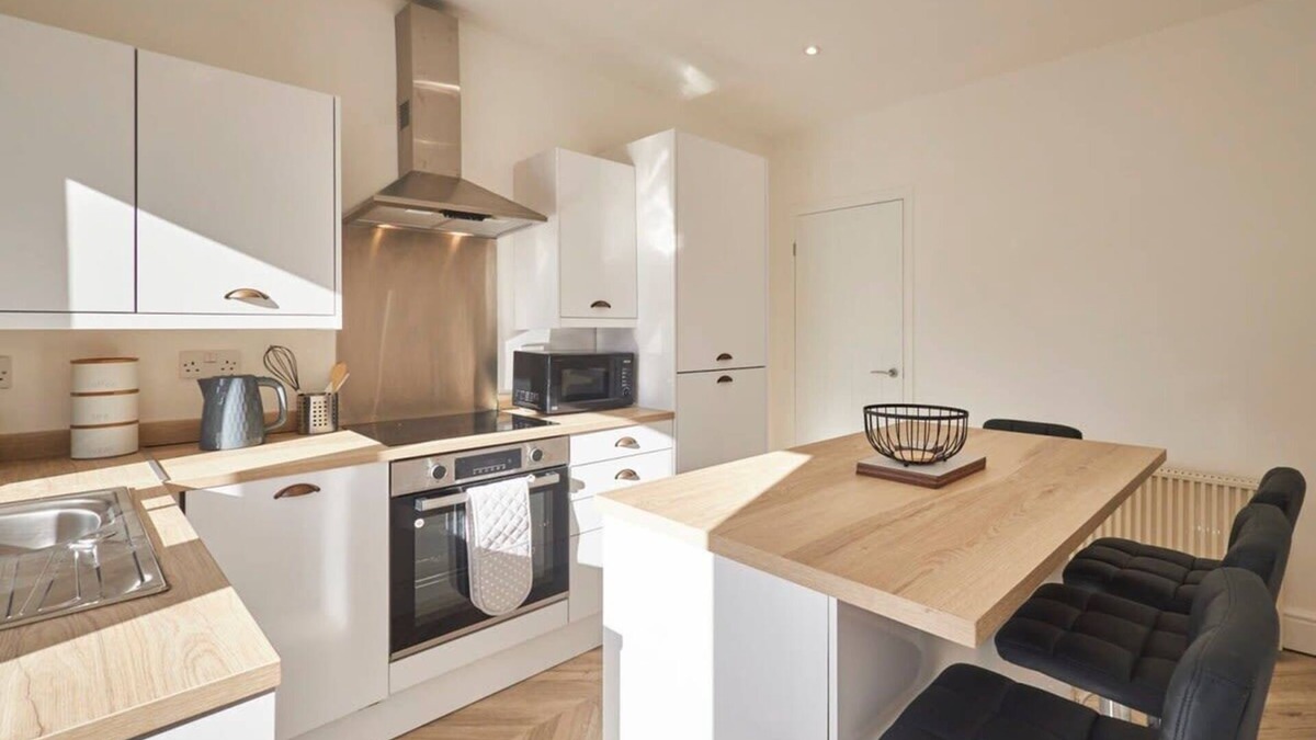 West Rainton House | Host & Stay | Spring Cottage