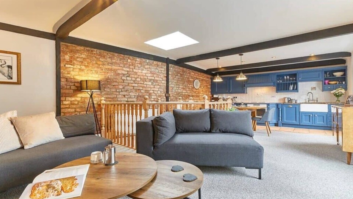 South Charlton Apartment | Host & Stay | The Burrow