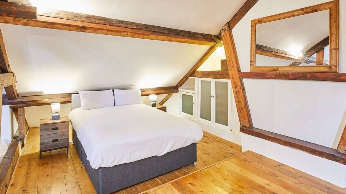 Durham House | Host & Stay | The Duck Pond