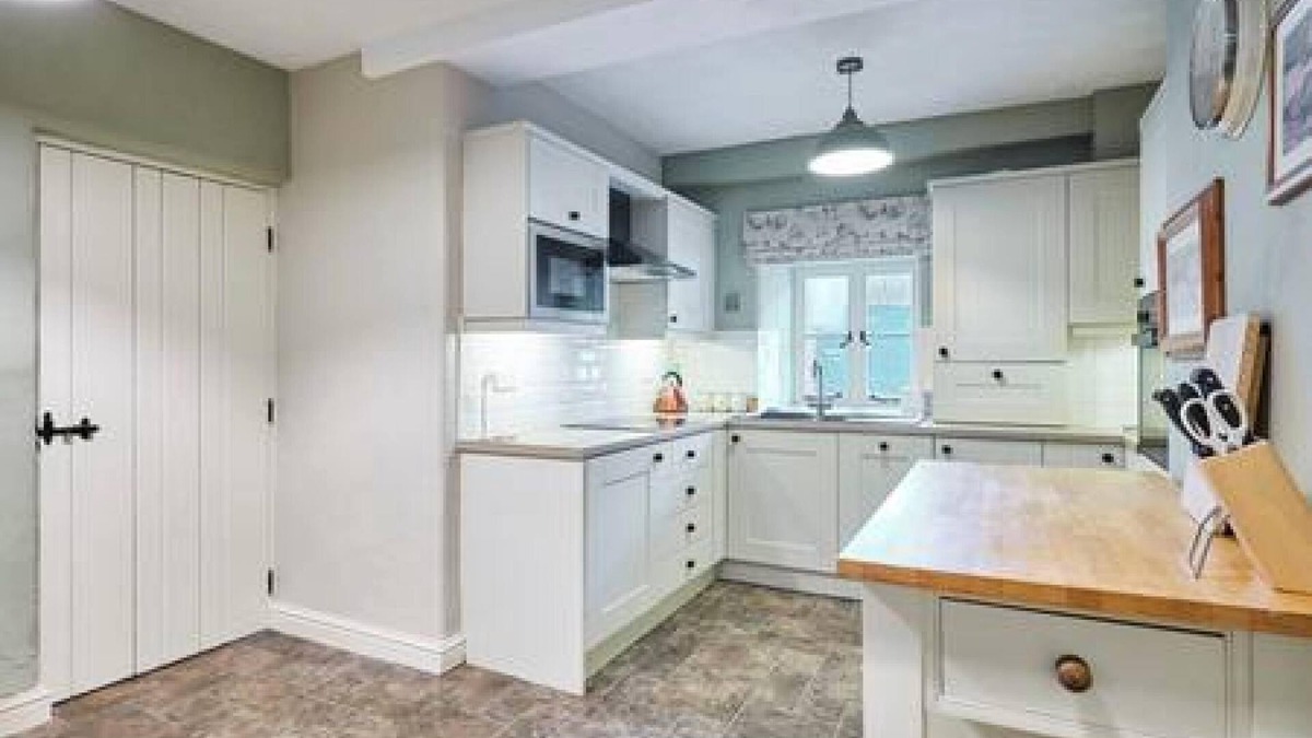 Peterlee House | Host Stay The Farmhouse