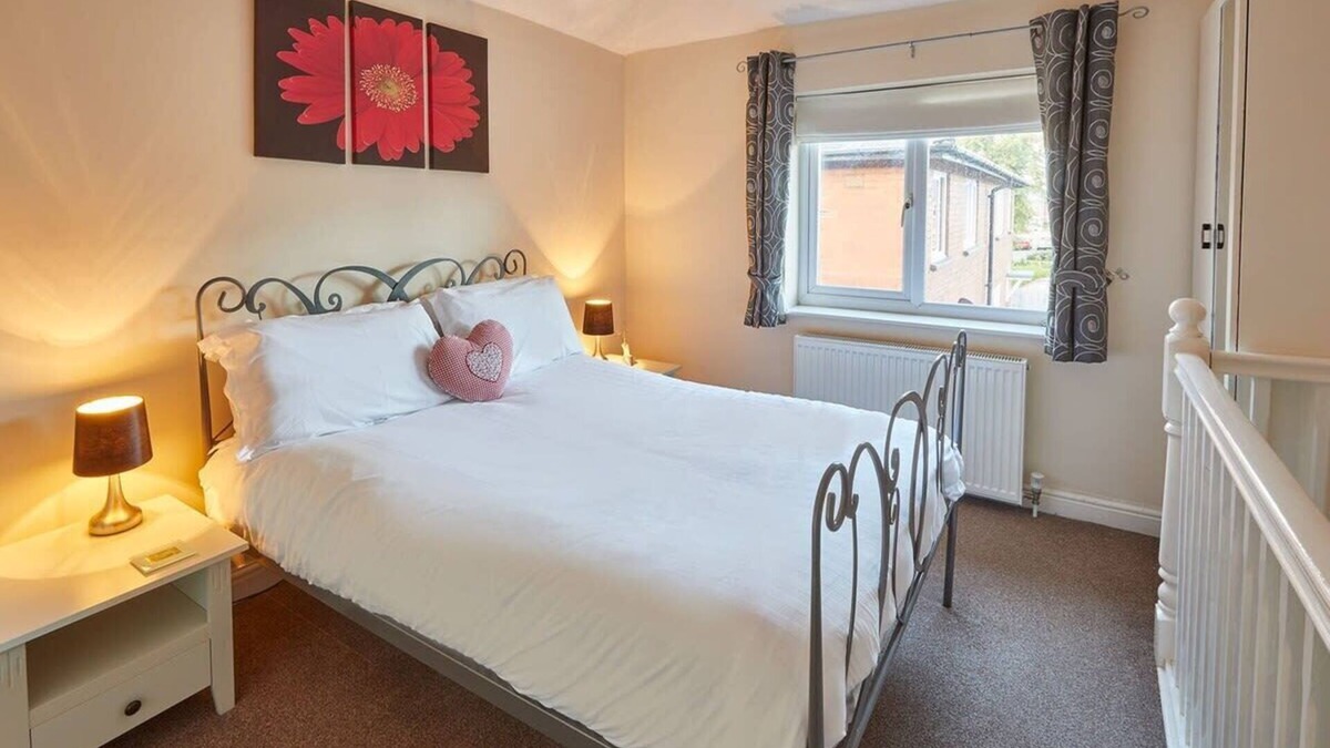 Harrogate House | Host & Stay | The Limes