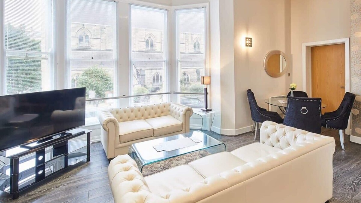 South Cliff Apartment | Host & Stay | Three Bays