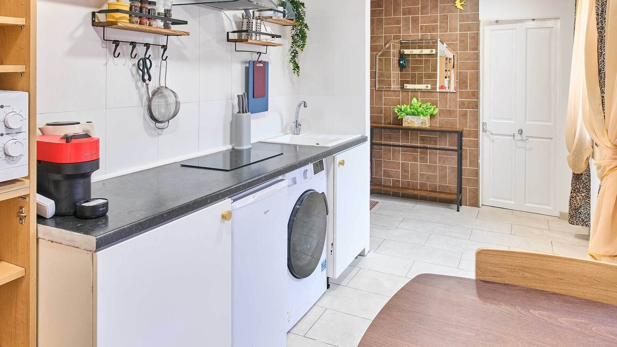 Clayton Apartment | Host & Stay | Urban Nest