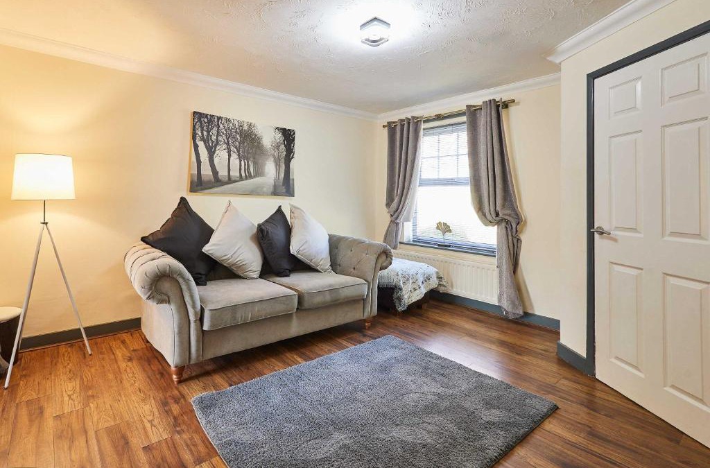 Kettering House | Host & Stay - Venture Park Villas