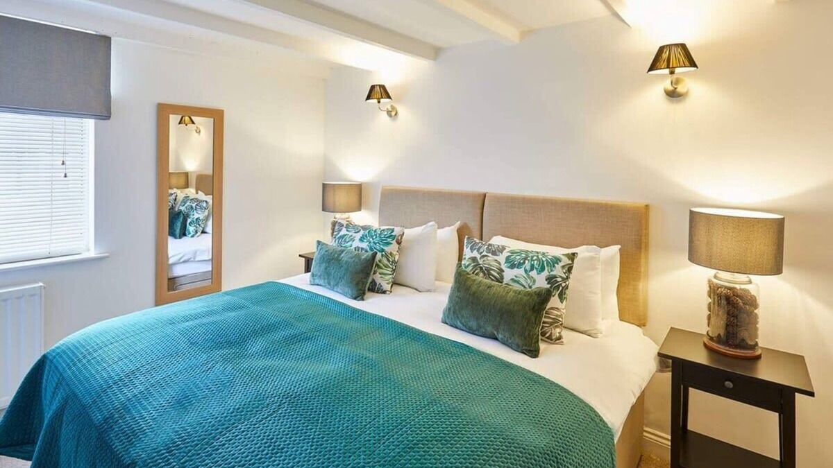 Great Ayton House | Host & Stay | Waterlily Cottage