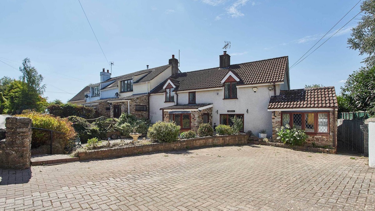 Wotton-under-Edge House | Host & Stay | Windles