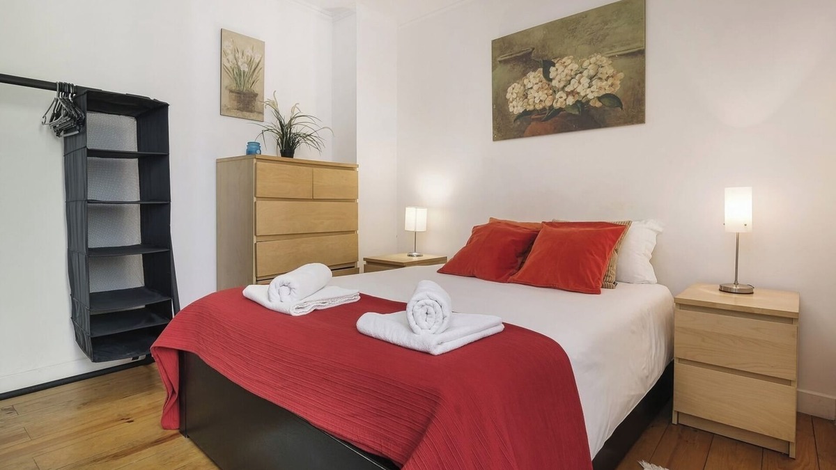 Misericordia Apartment | Host Wise - Lovely Bright Duplex