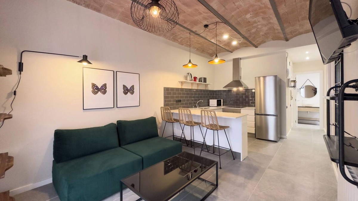 Hostafrancs Apartment | Hostafrancs 2h - Two Bedroom Apartment, Sleeps 3