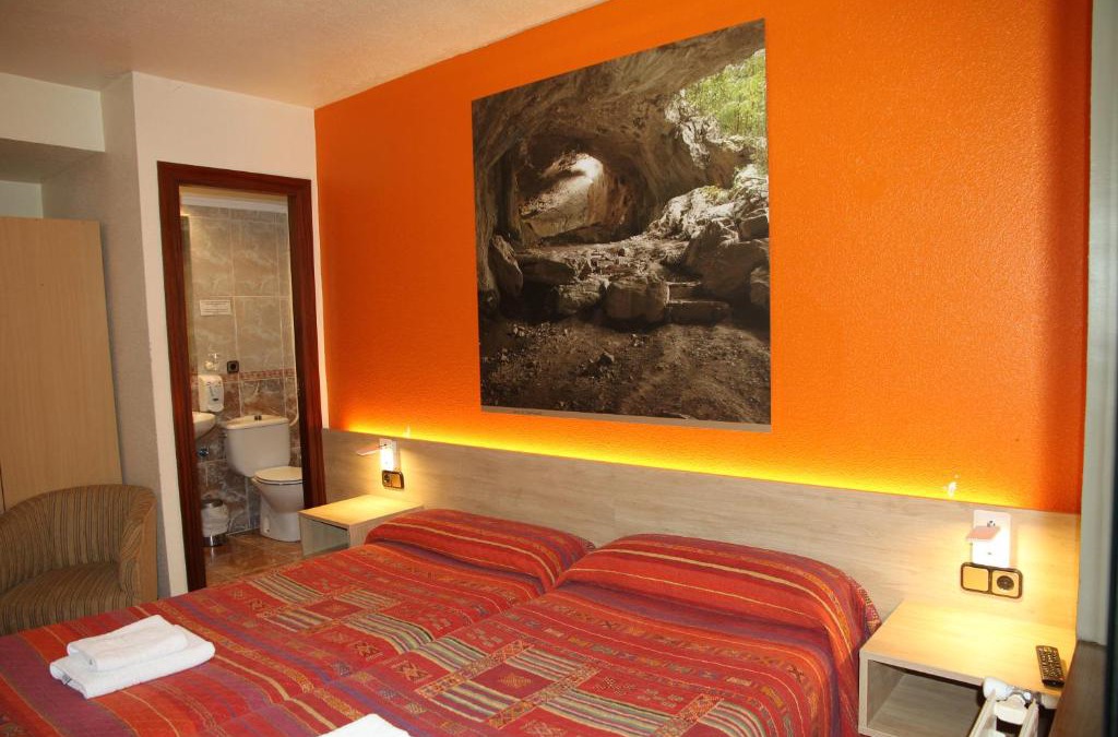 Ermitagana House | Hostal Acella