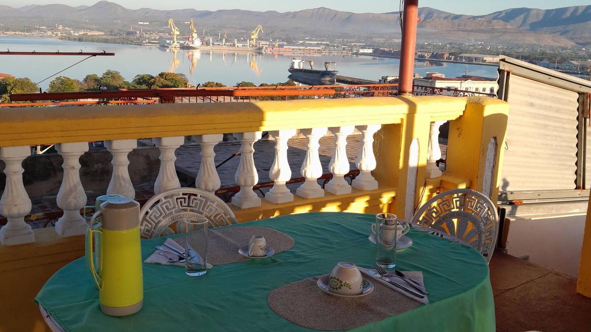 Tivoli House | Hostal Bellamar
